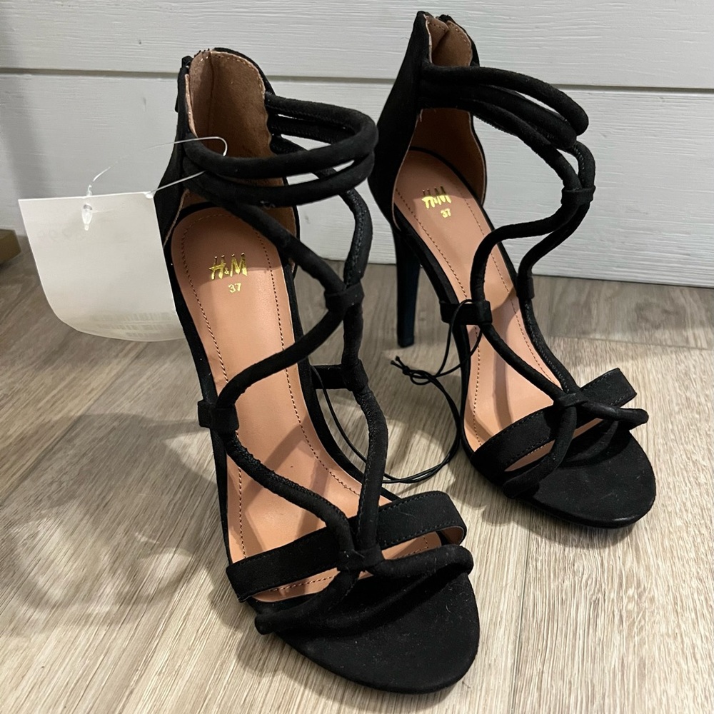 ❤️NWT H&M Heels